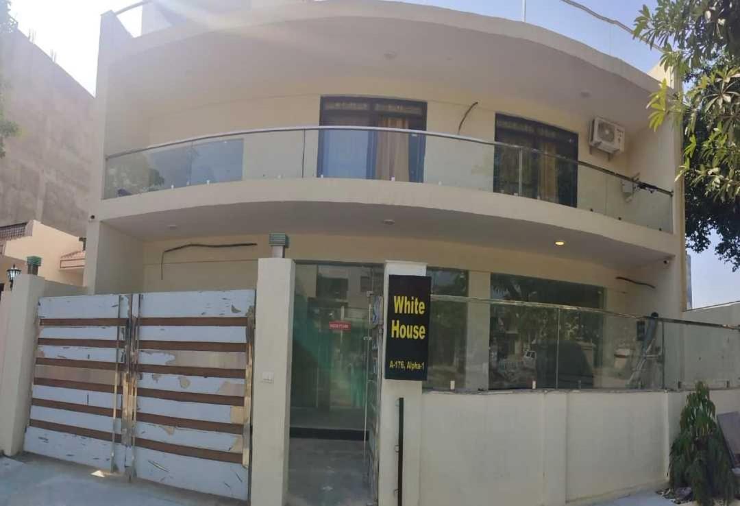 Oyo White House Hotel Noida Luaran gambar