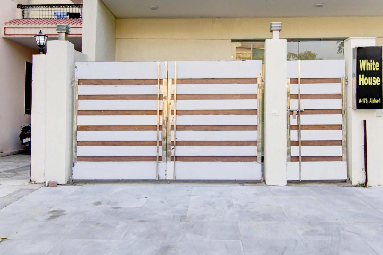 Oyo White House Hotel Noida Luaran gambar