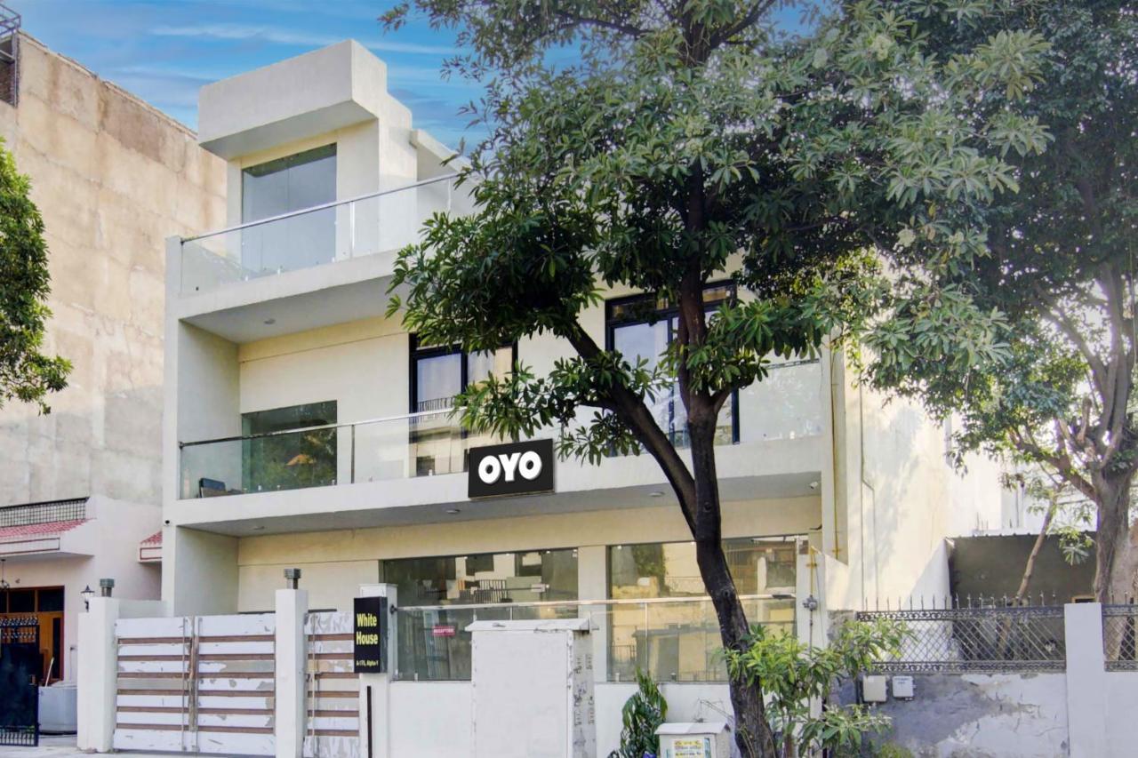 Oyo White House Hotel Noida Luaran gambar