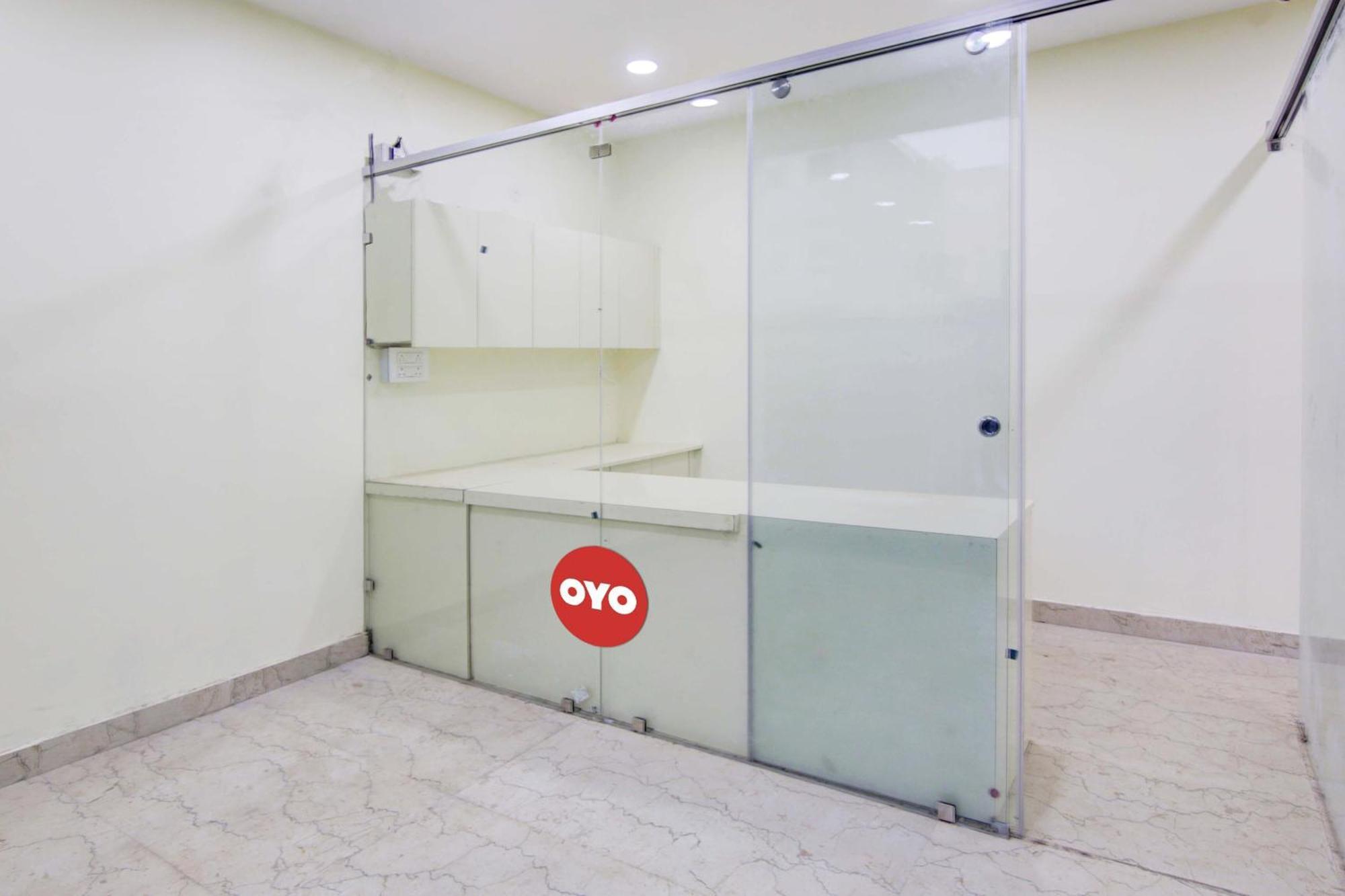 Oyo White House Hotel Noida Luaran gambar