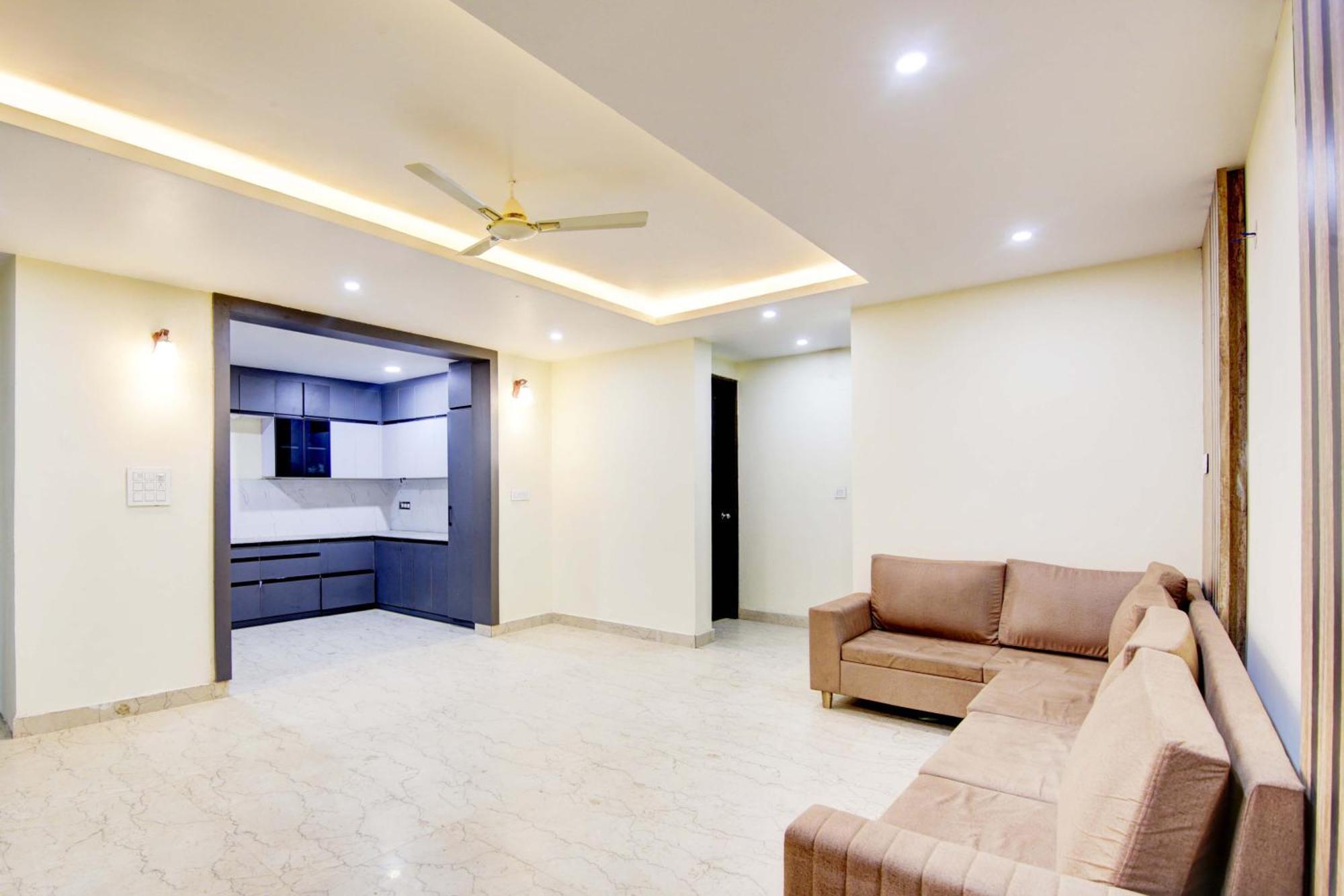 Oyo White House Hotel Noida Luaran gambar